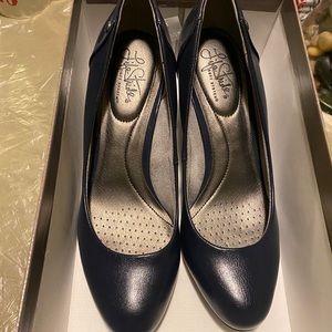 New life stride Navy blue 8 1/2 M